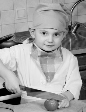 Child and butcher knife - image.