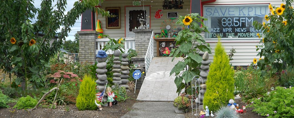 An interesting home close to Fergies On The Ave - image.