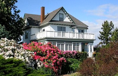 The Queen of the Valley Inn is a wonderfully restored farm house.