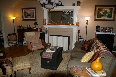 The living room at the Plum Duff Bed and Breakfast Tacoma, Washington - Photo.