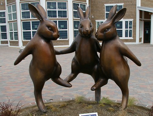 Hip Hop sculpture by Georgia Gerber at Point Ruston in Tacoma - image.