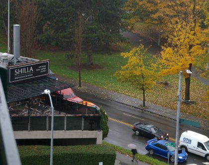 View photo from balcony at La Quinta Hotel & Suites in downtown Seattle - image.