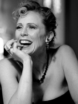 Laurie Clothier performing in Seattle, Washington.