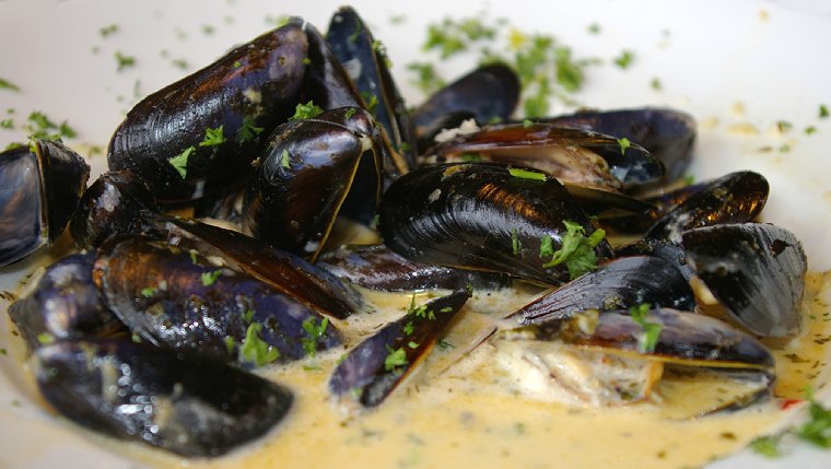 Penn Cove Mussels served at Arnies in Edmonds, Washington - image