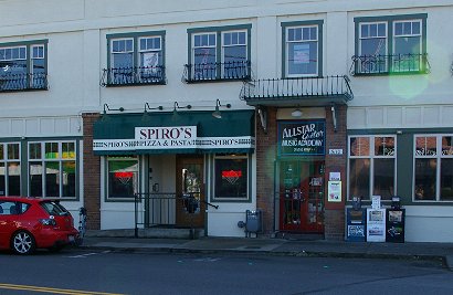 Spiros Pizza & Pasta in Gig Harbor, Washington - image.