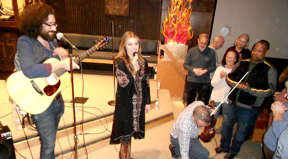 Nefesh Mountain final number at Temple Beth El in Tacoma - image.