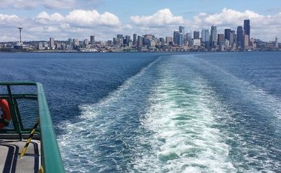 Bremerton ferry arriving in Seattle - image.