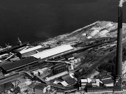 The Asarco smelter once on the site of Point Ruston - Tacoma - image.