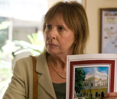 Penelope Wilton demands to be taken the the Photoshopped version of the hotel.