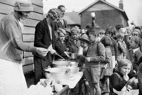 Foodline during the Great Depression.